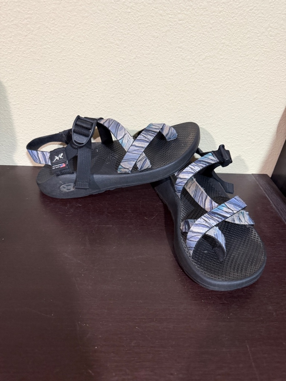 Chaco Z2 Sandals with Blue and Gray Patterned Straps Size M 7